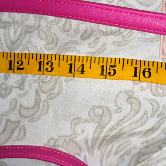 NWT, Beautiful  Juicy Couture cross body purse - Picture 11 of 16